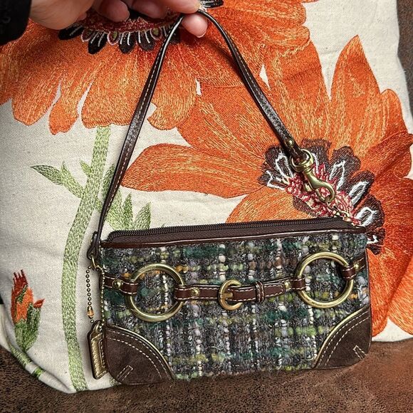 COACH Y2K WRISTLET GREEN TWEED MOHAIR NRASS BELTED DOG LEASH CLASP GOLD HANGTAG - Picture 4 of 14